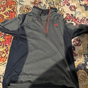 A north face men’s pullover sweater